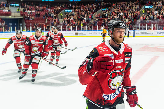 Malmö Redhawks Joakim Ryan jublar