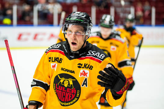 Luleås Juhani Tyrväinen jublar