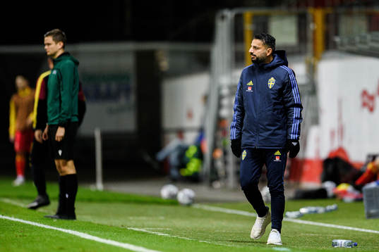 Head coach Poya Asbaghi of Sweden