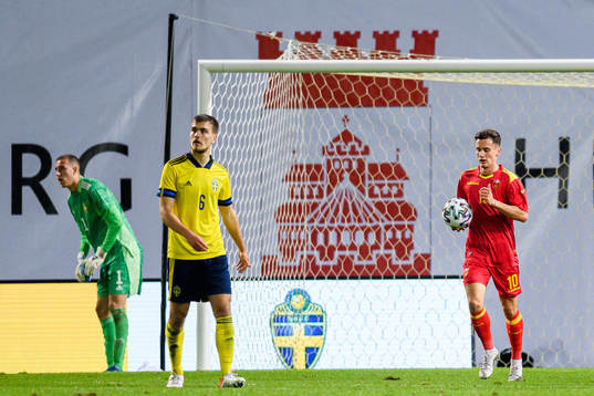 Goalkeeper Samuel Brolin and Pavle Vagic looks dejected