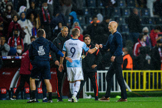 Veton Berisha and Ståle Solbakken, head coach of Norway