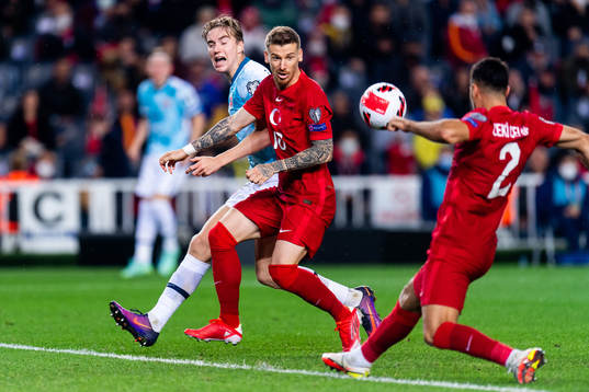 Kristian Thorstvedt of Norway and Serdar Aziz of Turkey