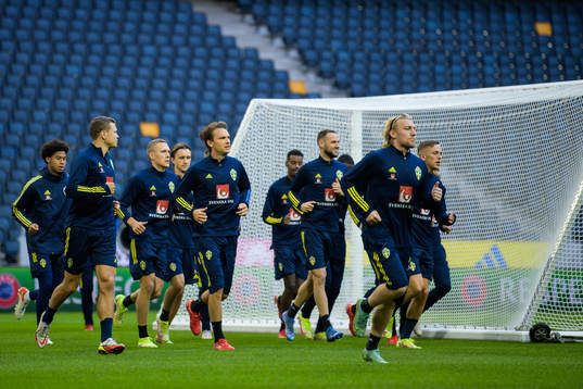 Viktor Claesson and Albin Ekdal of the Swedish national