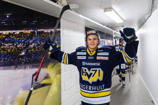 s Jonathan Wikström jublar