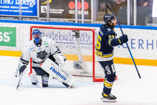 s Fredrik Forsberg jublar