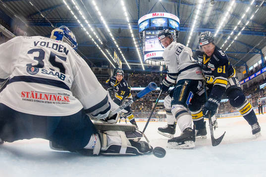 s Tommi Huhtala gör 1-0