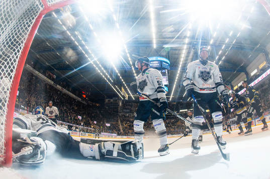Karlskogas Arvid Aronsson och Sebastian Fakt deppar