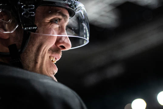 s Max Lindholm