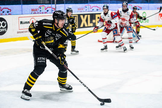 s Max Lindholm