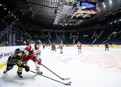 s Sebastian Falk och Västerviks Marcus Westfält