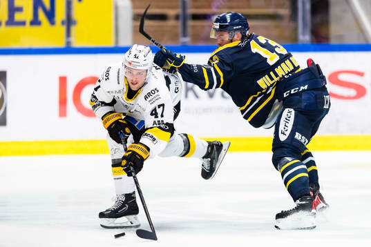Västerås Roe Logan <ikpå< Södertäljes Gustav Willman