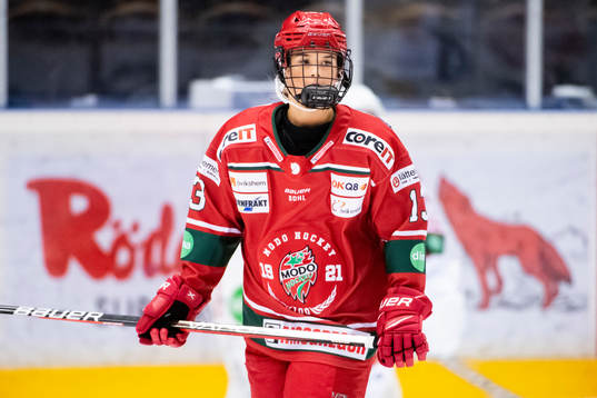 Modos Mira Hallin värmer upp