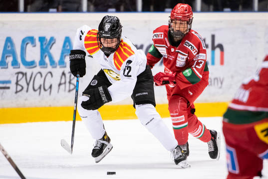 Brynäs Hanna Thuvik och Modos Mira Hallin