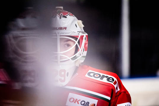 Modos målvakt Klara Peslarkova värmer upp