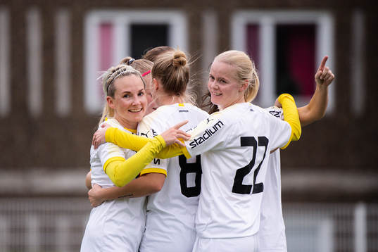 Häckens Elin Nilsen jublar