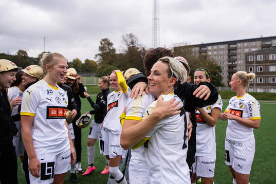 Häckens Elin Nilsen jublar