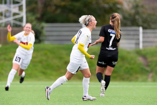 Häckens Elin Nilsen jublar