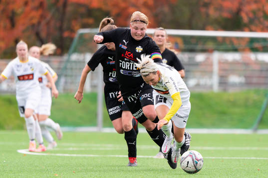 Hisingsbackas Marie Åhs och Häckens Elin Nilsen