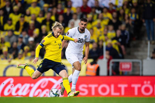 Emil Forsberg of Sweden and Ibrahim Dresevic of Kosovo