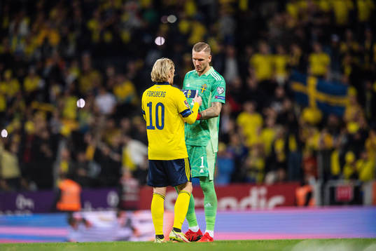 Emil Forsberg gives the captain’s armband to goalkeeper
