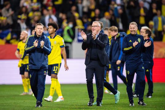 assistant coach Peter Wettergren and head coach Janne