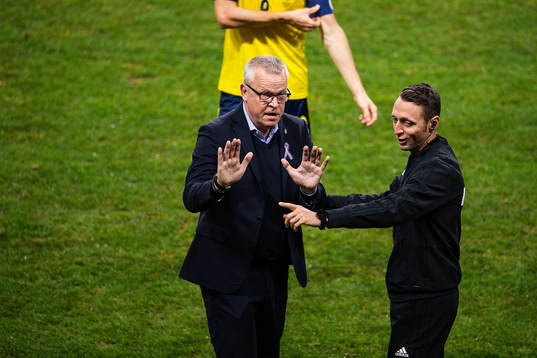 head coach Janne Andersson of Sweden waits for the VAR