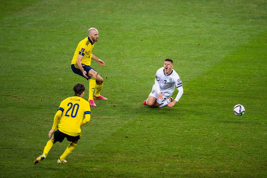 Marcus Danielson of Sweden and Milot Rashica of Kosovo