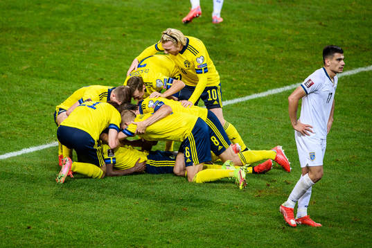 Alexander Isak of Sweden celebrate with teammates
