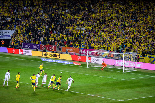 Emil Forsberg of Sweden scores 1-0