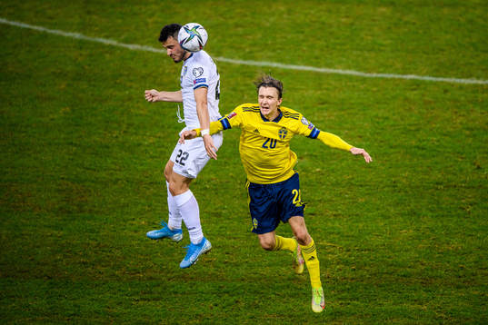Astrit Selmani of Kosovo against Kristoffer Olsson of Sweden