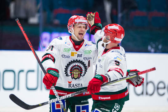 Frölundas Nicklas Lasu jublar med Jan Mursak