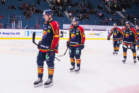 Djurgårdens Rasmus Bengtsson och Matthew Lorito deppar med