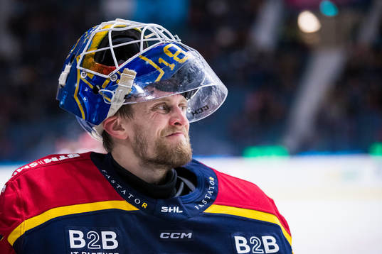 Djurgårdens målvakt Niklas Svedberg deppar