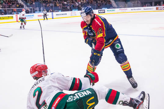 Frölundas Christian Folin och Djurgårdens Paul Carey