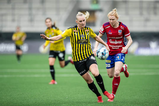 Häckens Stina Blackstenius och Vittsjös Clare Polkinghorn