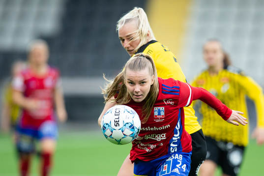 Vittsjös Ebba Hed och Häckens Stina Blackstenius
