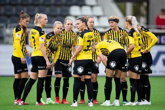 Häcken samlade innan fotbollsmatchen i Damallsvenskan