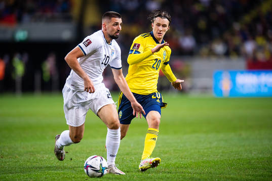 Ibrahim Dresevic of Kosovo and Kristoffer Olsson of Sweden