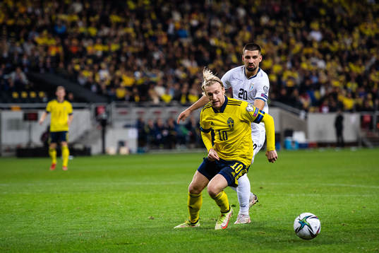 Emil Forsberg of Sweden and Ibrahim Dresevic of Kosovo