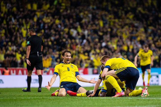 Alexander Isak and Albin Ekdal of Sweden celebrate