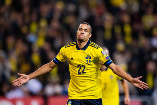 Robin Quaison of Sweden celebrate