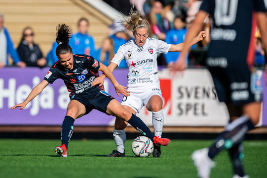 Linköpings Heidi Ellingsen och Rosengårds Mia Persson