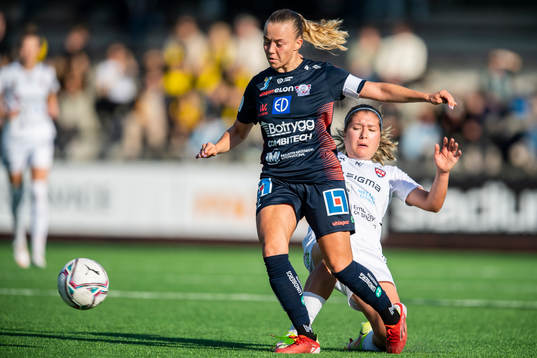Linköpings Olga Ahtinen och Rosengårds Loreta Kullashi