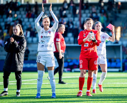 Rosengårds Sanne Troelsgaard och målvakt Teagan Micah