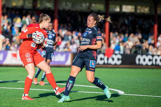 Rosengårds målvakt Teagan Micah och Linköpings Cornelia
