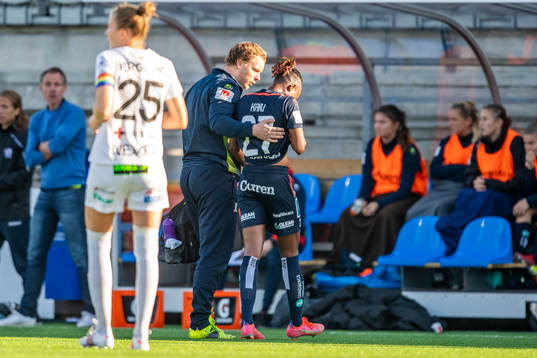 Linköpings Uchenna Grace Kanu har ont