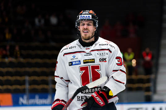Örebros Emil Larsson deppar