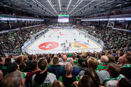Oroligt framför Malmö Redhawks målvakt Daniel Marmenlind