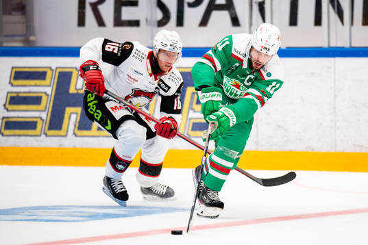Malmö Redhawks Matias Lassen och Rögles Mattias Sjögren