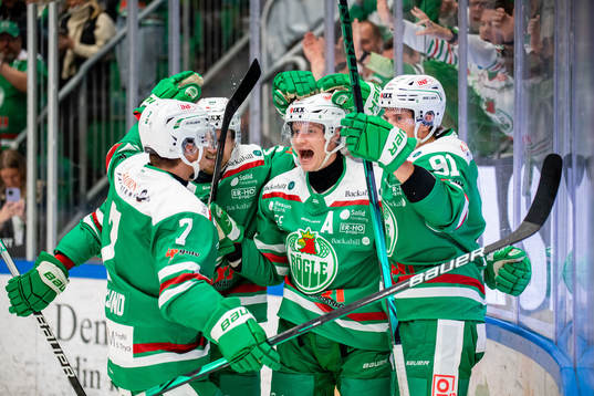 Rögles Anton Bengtsson jublar